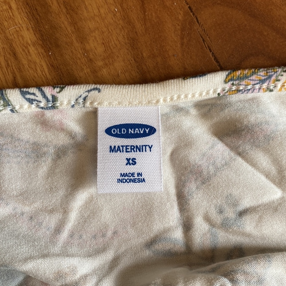 Old Navy Maternity Bundle - Picture 4 of 8